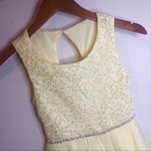 SOLD🌻Speechless Girls Yellow & Lace Dress